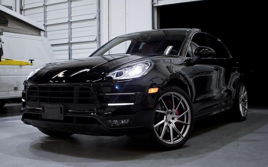 Porsche Macan on PUR Wheels (FL26) '2018